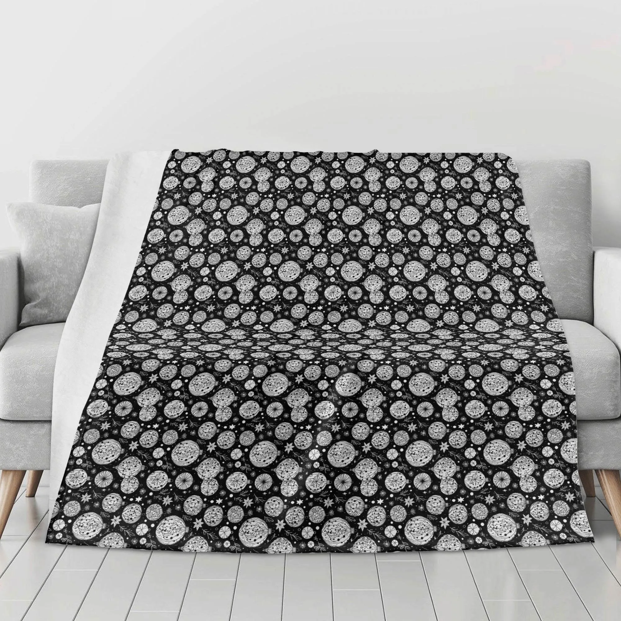 Black and White Ornament Flannel Breathable Blanket 4 Sizes