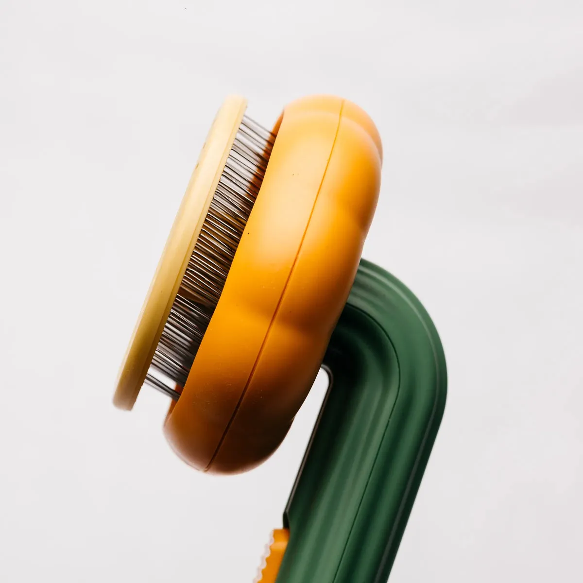 BrushBuddy - Pet Grooming Brush