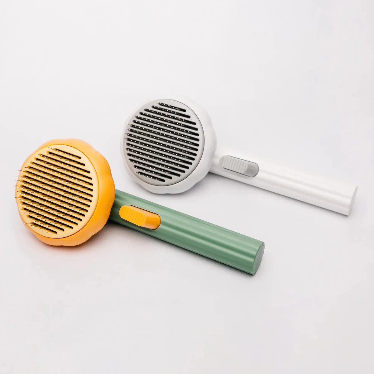 BrushBuddy - Pet Grooming Brush