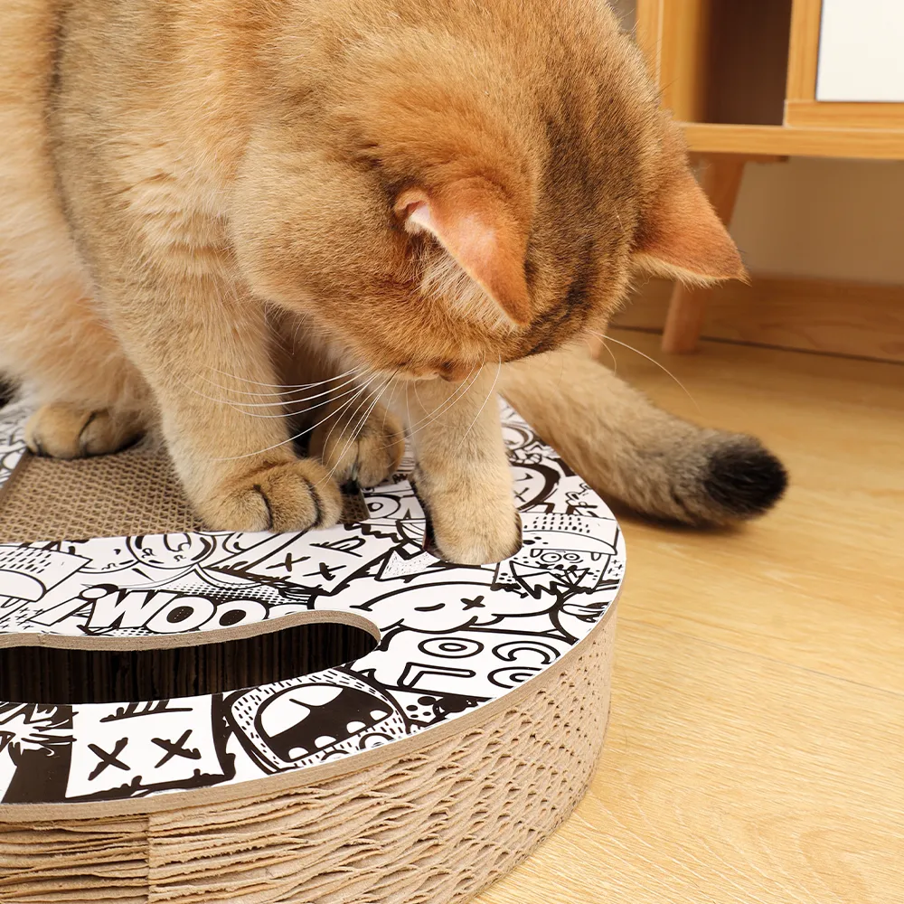 M-PETS Freestyle Cat Scratcher Black & White
