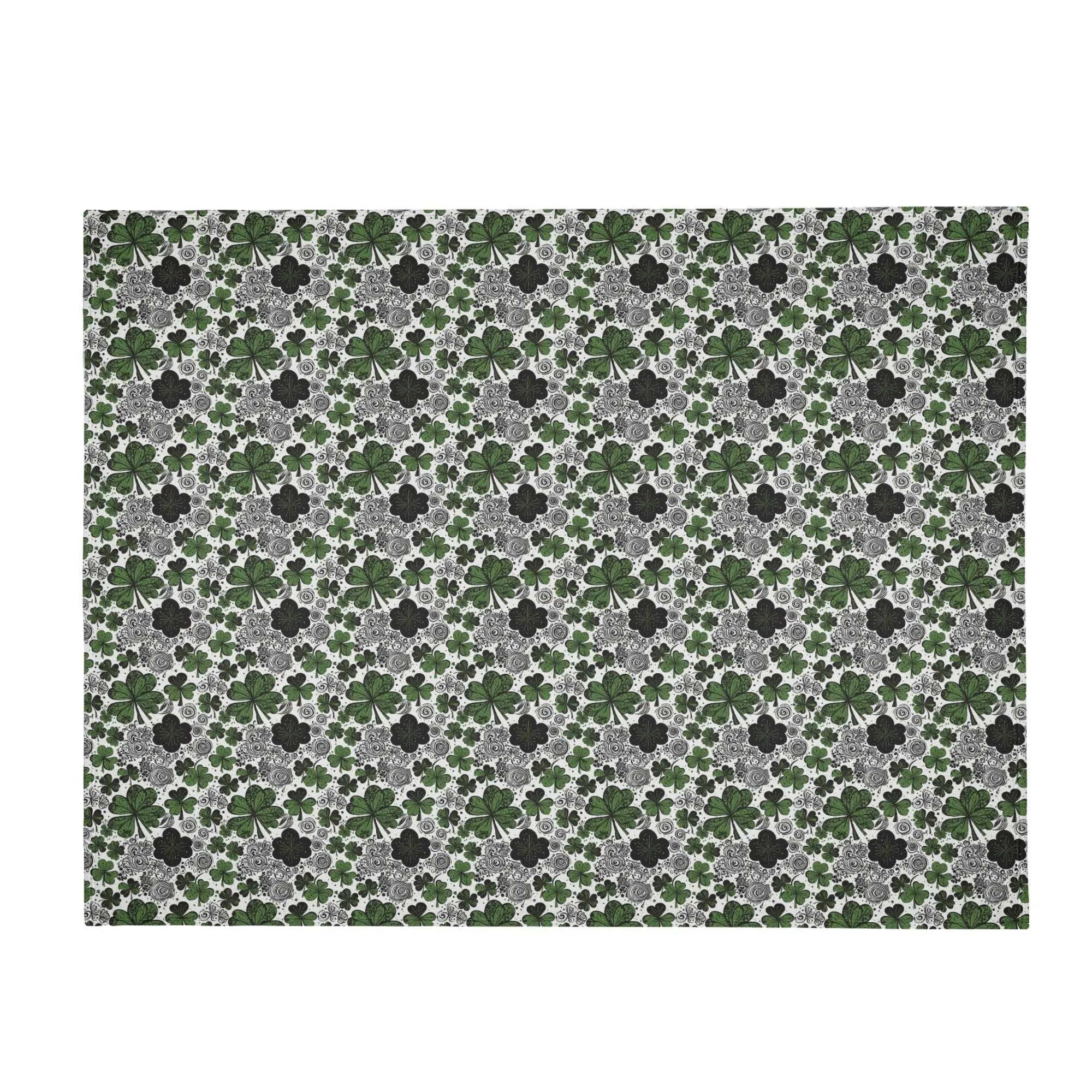 Scribble Clovers Flannel Breathable Blanket 4 Sizes
